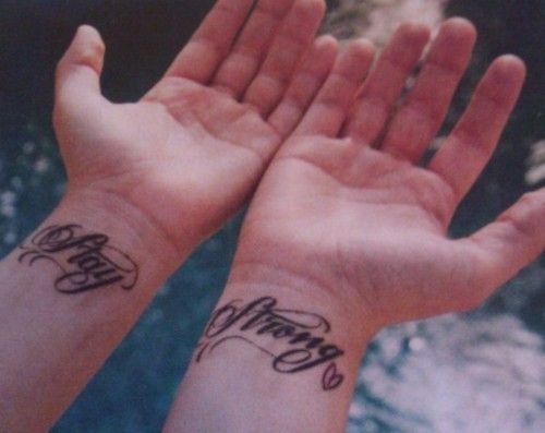 Demi Lovato pysyy vahvana tatuointisuunnitteluna