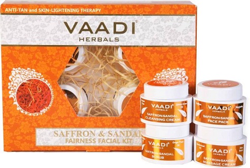 Vaadi Herbals Saffron & amp; Σετ προσώπου Sandal Fairness