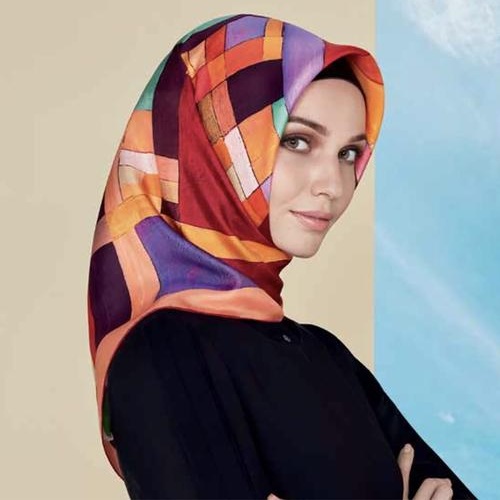 Samettinen Hijab -huivi