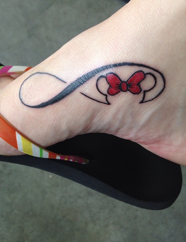 Infinity Mickey ja Minnie Tattoo Design