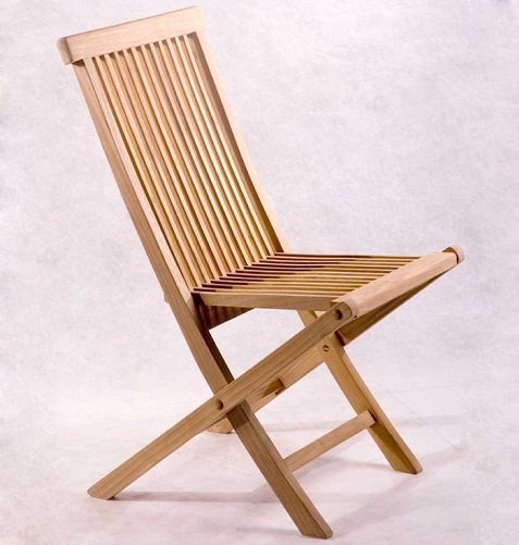 Puinen taitettava tuoli