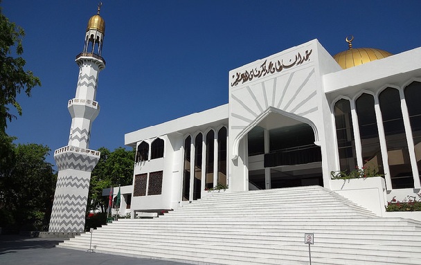 αρσενικό-Παρασκευή-τζαμί_μαλδίβες-τουριστικά-μέρη