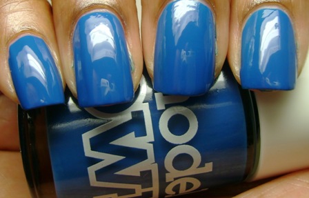 True Blue Nail Paint Designs with Shades