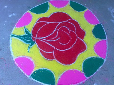 Pyöreä ruusu -Rangoli -kuvio