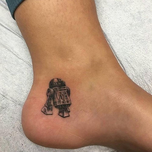 Pieni Tähtien sota -tatuointi