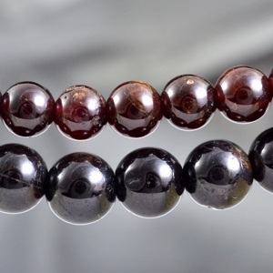 Πολύχρωμα κοσμήματα από κρυστάλλινες χάντρες