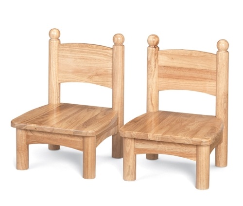 Pieni puinen tuoli