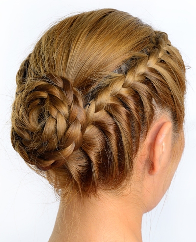 εύκολα πλεγμένα χτενίσματα για μεσαία μαλλιά - Waterfall Rope Braid And Rope Bun