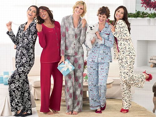 Ilta pyjamat naisille