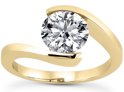 Μονό δαχτυλίδι αρραβώνων με διαμάντι σε χρυσό
