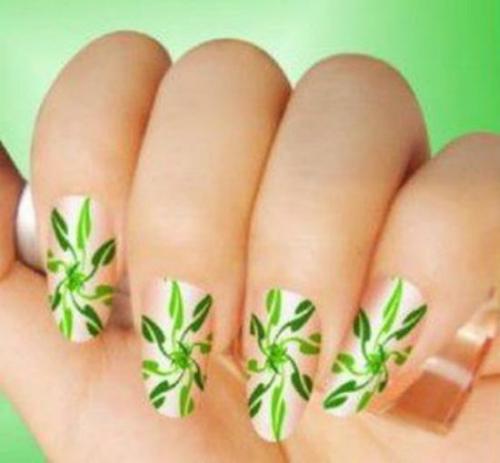 Καλά σχεδιασμένη πράσινη τέχνη νυχιών