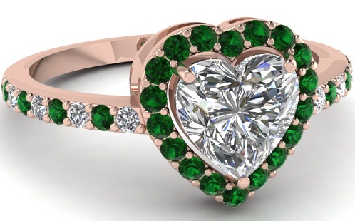 Σμαραγδένιο δαχτυλίδι αρραβώνων με διαμάντι σε σχήμα καρδιάς