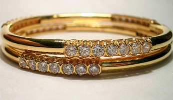 Diamond Studded Thin Gold Bangle