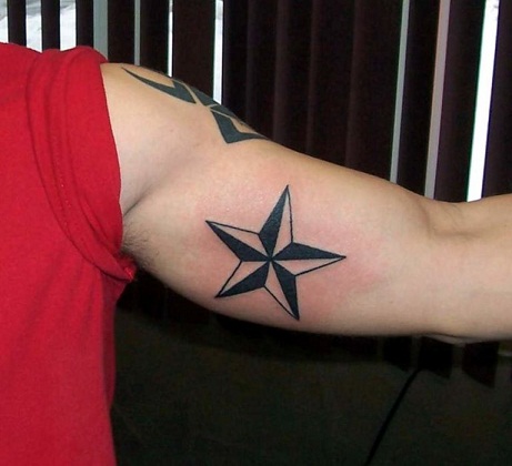 Merenkulun tähtityylinen merimies tatuointi