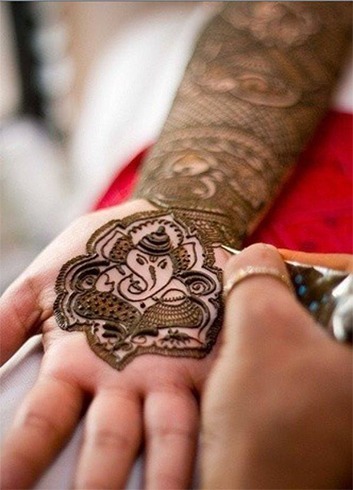 Ο σχεδιασμός Mehendi του Lord Ganesha το χειμώνα