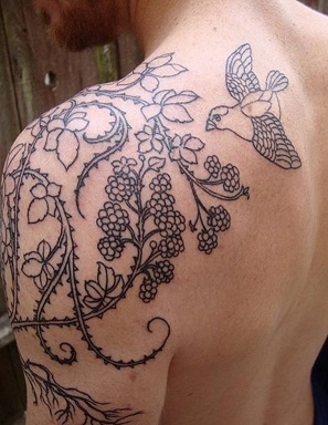 Συναρπαστικό σχέδιο τατουάζ αμπέλου
