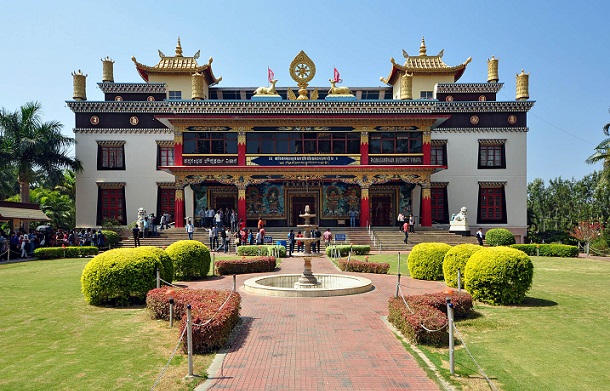 Kuuluisat buddhalaiset temppelit Intiassa-Namdroling Nyingmapa Tiibetin luostari