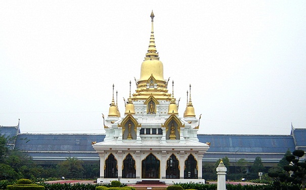 Kuuluisat buddhalaiset temppelit Intiassa-Wat Thai -temppeli