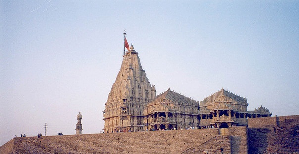 Ναός Somnath Διάσημοι ινδουιστικοί ναοί στην Ινδία