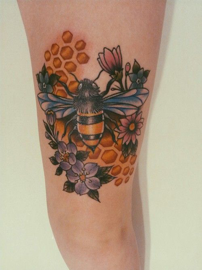Kauniita mehiläisten tatuointimalleja 4