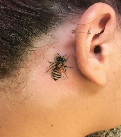 Όμορφα σχέδια τατουάζ μελισσών 9