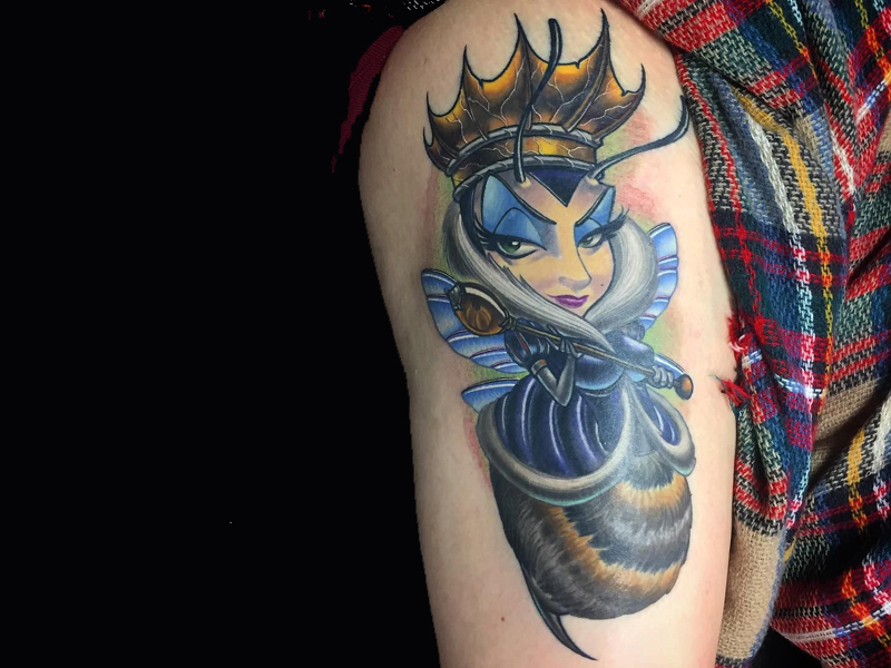 Kauniita mehiläisten tatuointimalleja