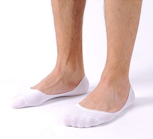 Valkoiset näkymättömät sukat miehille