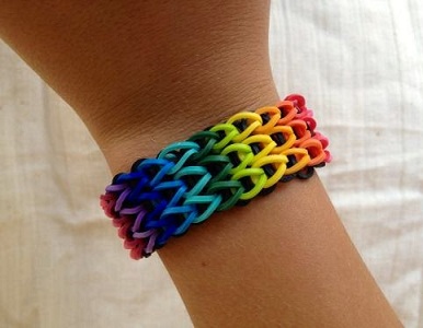 Βραχιόλια με χάντρες Loom Band