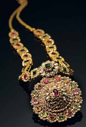 Κολιέ σχεδιαστών Gold Jewellery