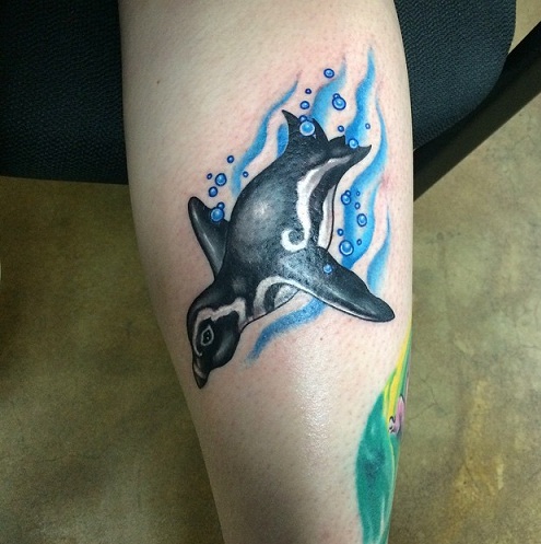 Sukelluspingviinin tatuointi