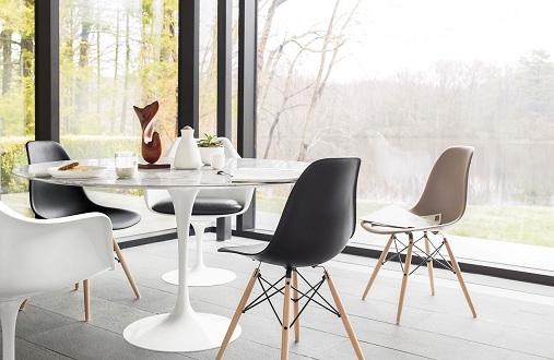 Corner Eames -tuolit
