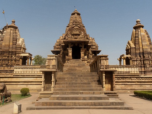 Lakshmanan temppeli Khajurahossa
