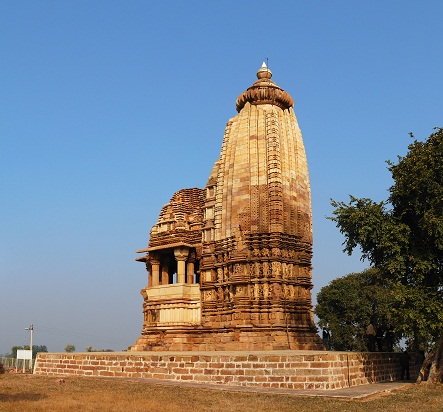 Chaturbhujin temppeli Khajurahossa