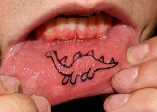 Rohkean suun tatuointisuunnittelu