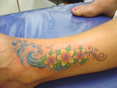 Wavey Frangipani Tatuointi