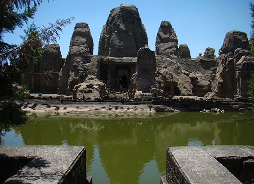 Masroor Rock -leikattu temppeli Masroorissa