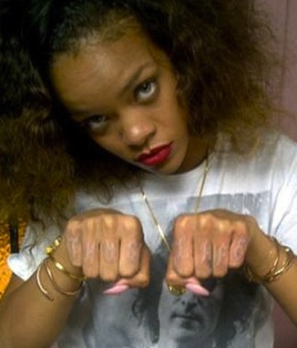 Rihanna ilman meikkiä 5
