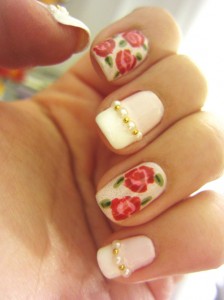 Μοντέρνο Rose Nail Art
