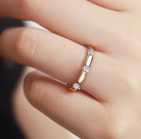 Γαμήλιο δαχτυλίδι με μικρά διαμάντια