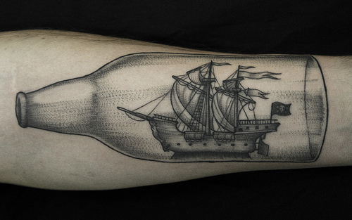 Μπουκάλι πλοίο τατουάζ