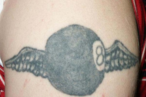 Kahdeksan pallon siipien tatuointimallit