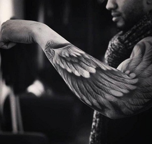 Angel Wings Tattoo Design mustille ihmisille