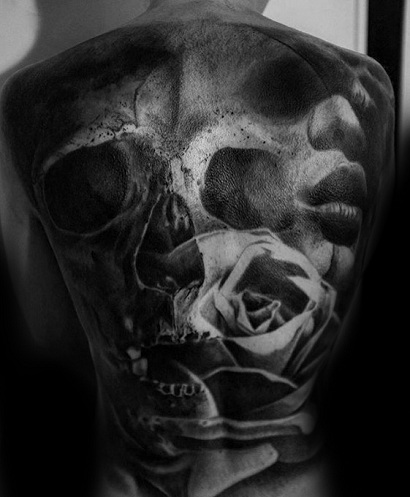 Kuoleman ja demonin surrealismin tatuointi