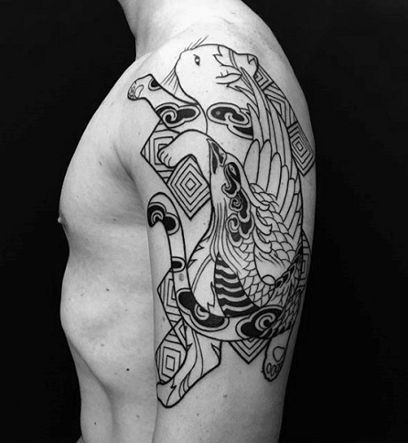 Eläintyyppinen surrealismi -tatuointi