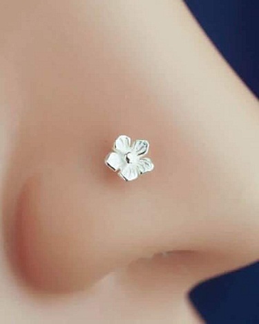 Μικροσκοπικό λουλουδάτο ασημένιο δαχτυλίδι από μύτη