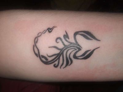 Kyynärvarren Tribal Scorpion Tattoo