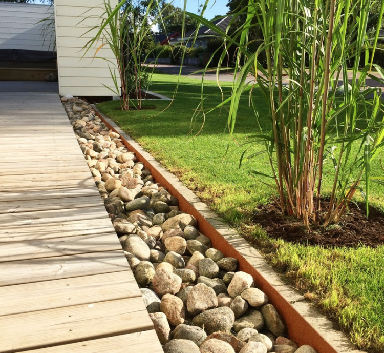 Corten stål gräsmatta kantsten natursten dekorativa sten gångväg