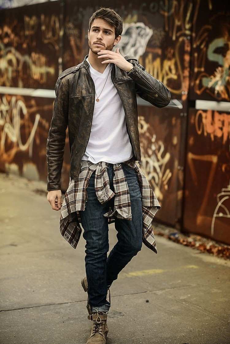 flanellskjorta med jeans och bikerjacka stövlar kombination gatukläder grunge stil