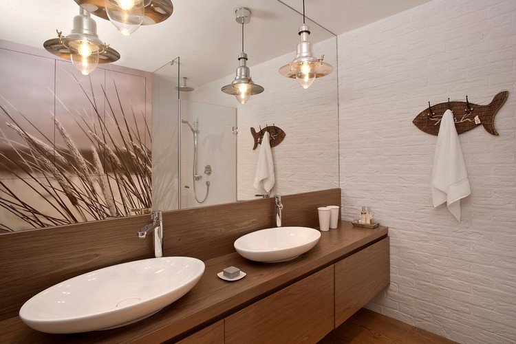 badrum-idéer-trä-fåfänga-spegel-vägg-fototapet-gräs-glas-dusch