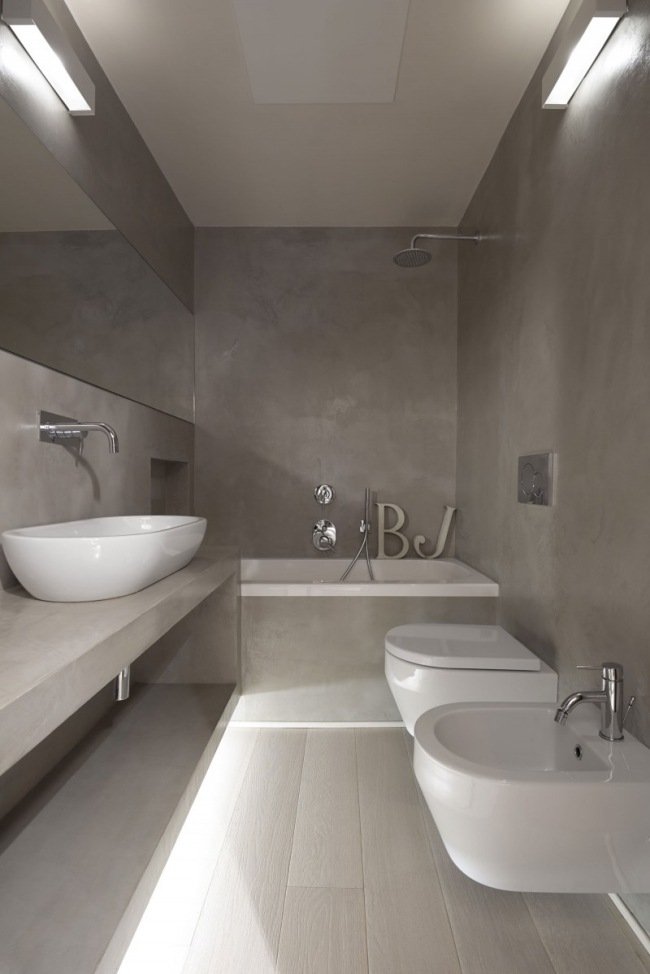 litet badrum moderna bänkbelysning vita badrumsmöbler